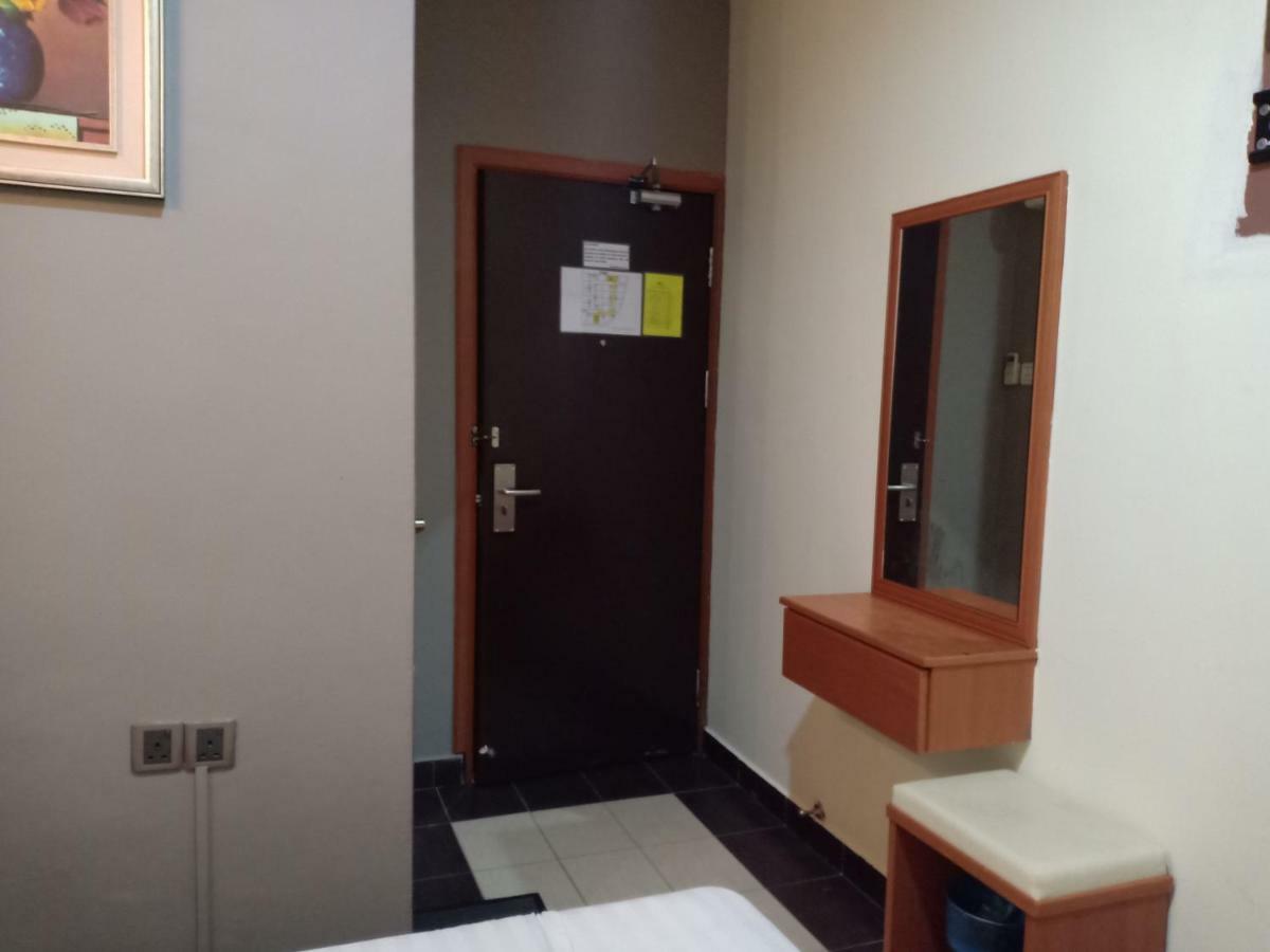 Tc Inn Business Hotel @ Seri Kembangan Kültér fotó