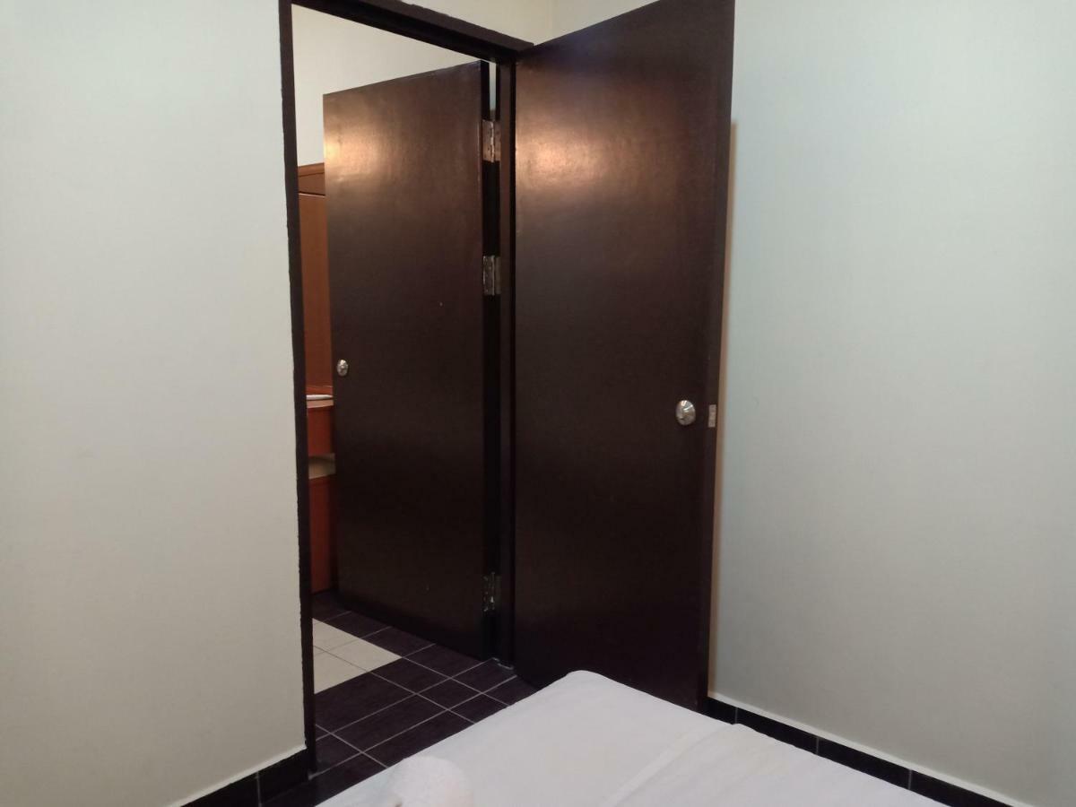 Tc Inn Business Hotel @ Seri Kembangan Kültér fotó