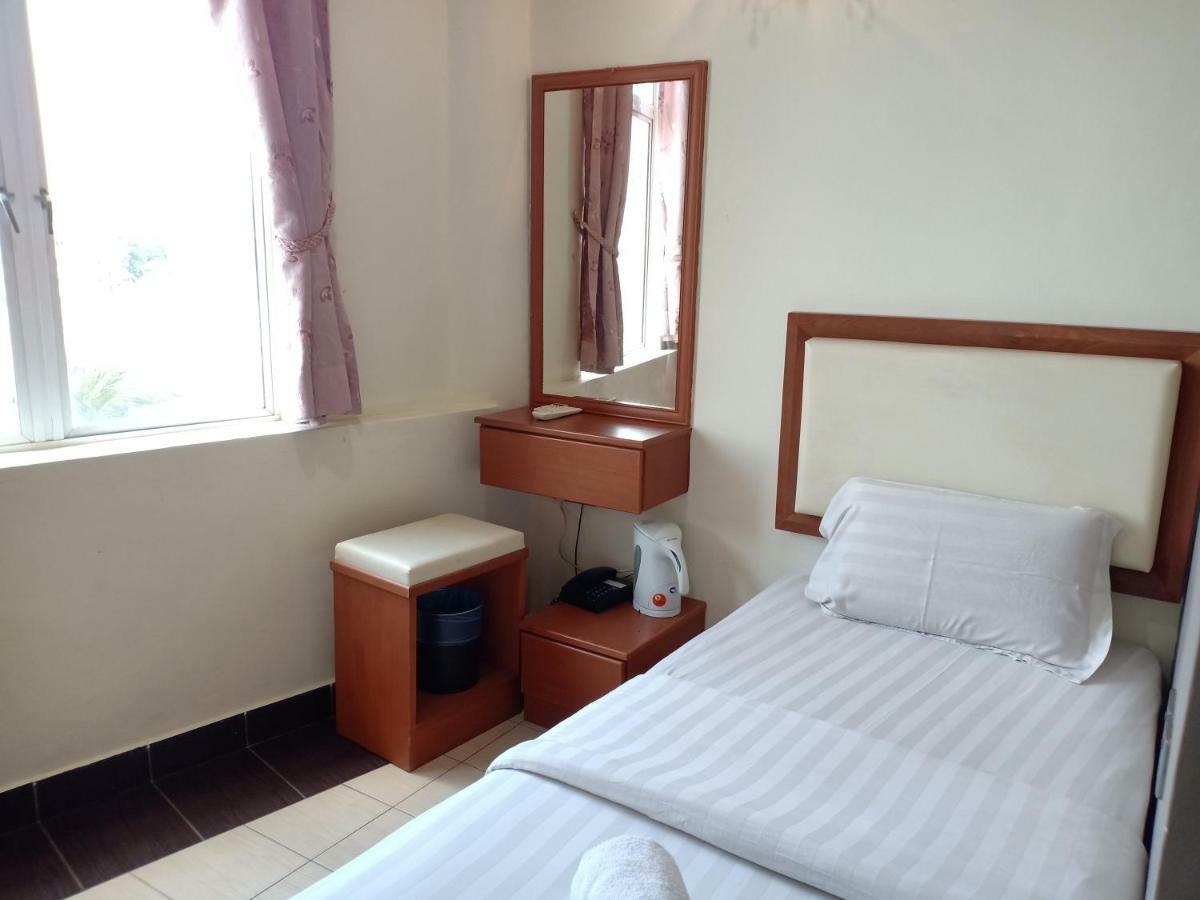 Tc Inn Business Hotel @ Seri Kembangan Kültér fotó